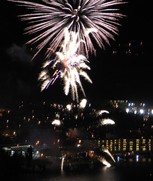 [Image: CanadaDay2004a.jpg]